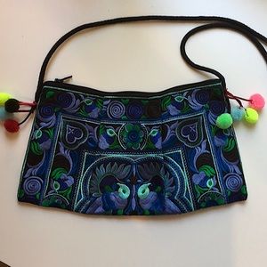 🦋 NWOT Blue and Black Embroidered Purse Handbag 🦋